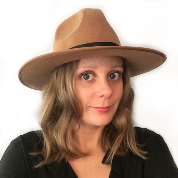 Meet posher Ashley🖤 - Picture 1 of 6